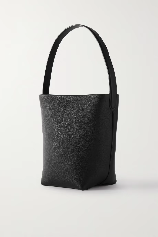 (Black)