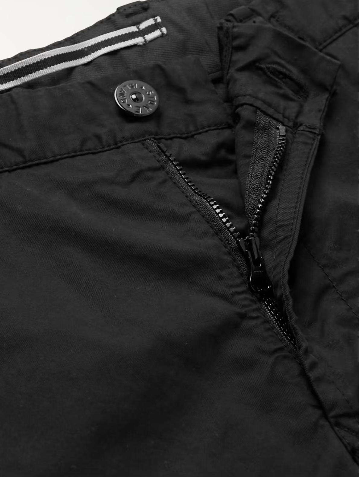 (Black)